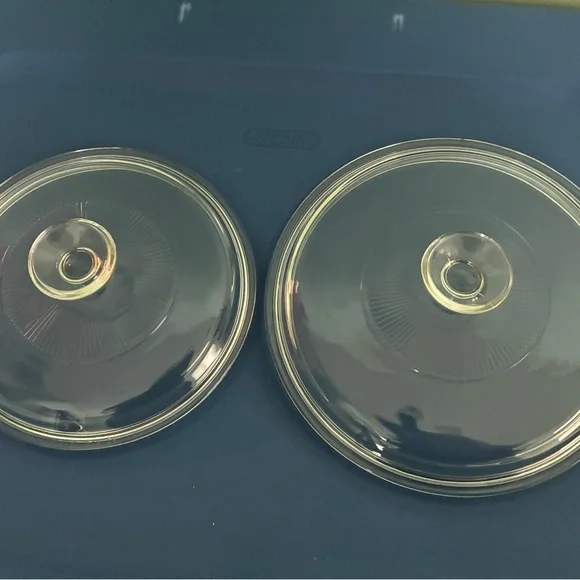 Corning Ware French White Round 2 1/2 and 1 1/2 Qt Casserole Dishes with Lids - Picture 11 of 16